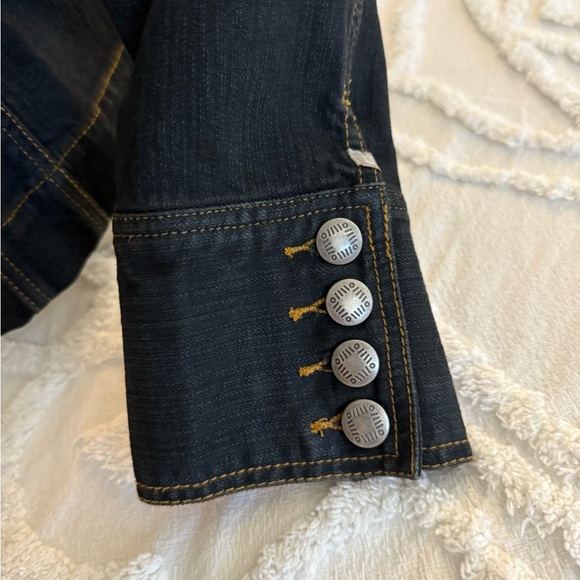 Dark Wash Denim Jacket with Classic Denim Style - Picture 4 of 8